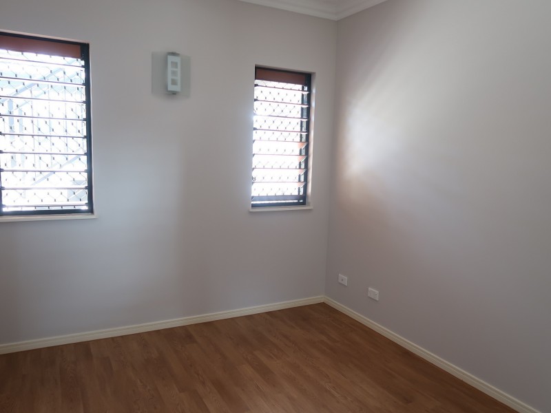 2/83 Hayward Street, Mooroobool QLD 4870