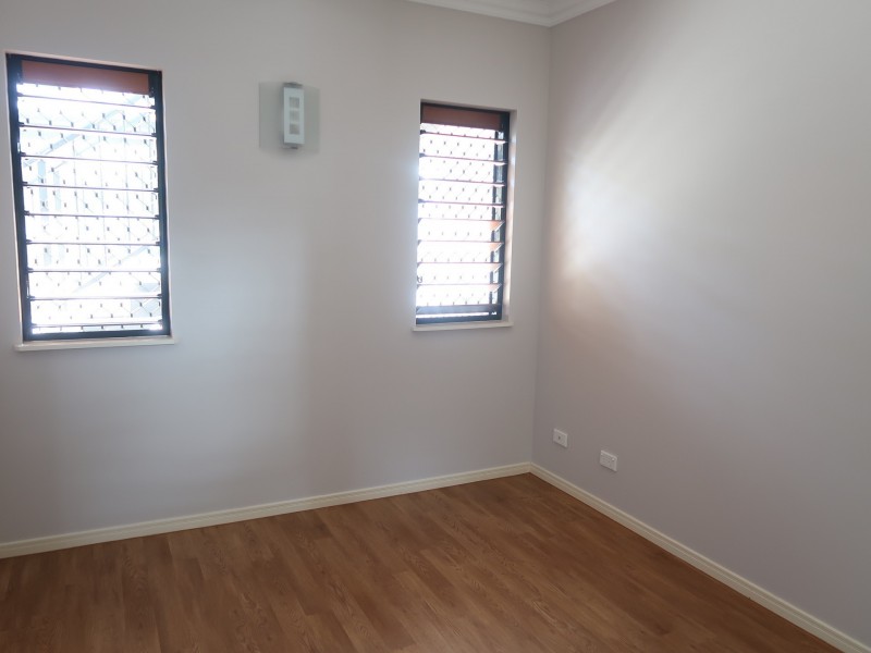 2/83 Hayward Street, Mooroobool QLD 4870