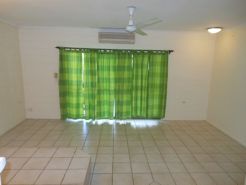 2/8 Crathern Close, Edge Hill QLD 4870