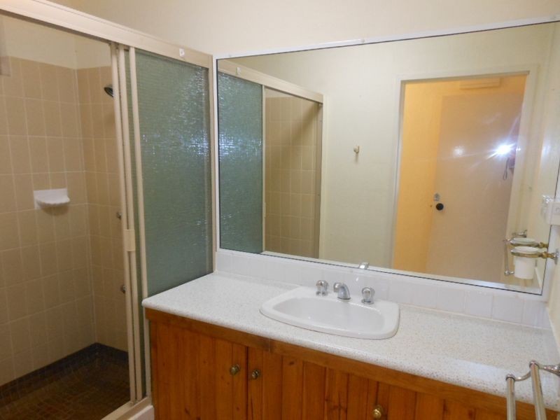 2/8 Crathern Close, Edge Hill QLD 4870