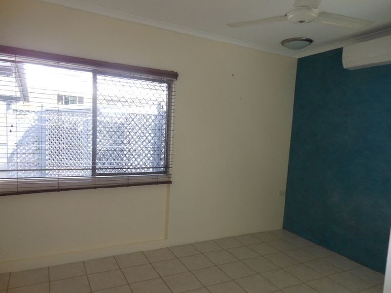 2/8 Crathern Close, Edge Hill QLD 4870