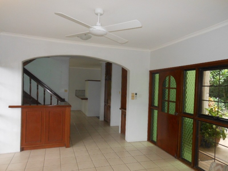 2/22 Collins Avenue, Edge Hill QLD 4870