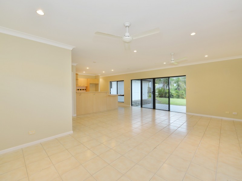 19 Findlay Street, Brinsmead QLD 4870