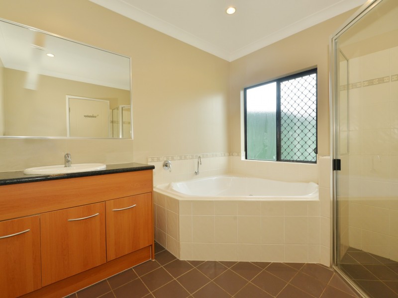 19 Findlay Street, Brinsmead QLD 4870