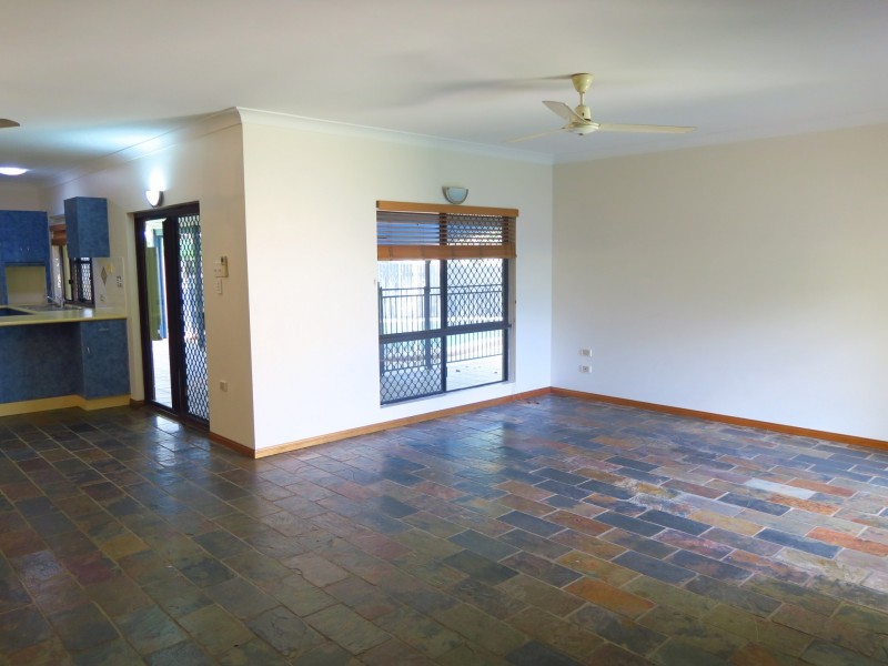 9 Fraser Close, Kanimbla QLD 4870