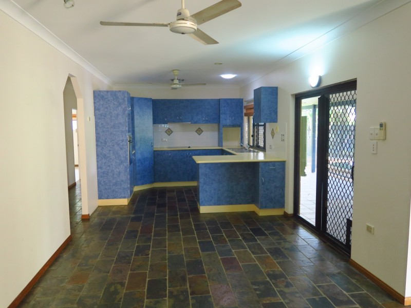 9 Fraser Close, Kanimbla QLD 4870