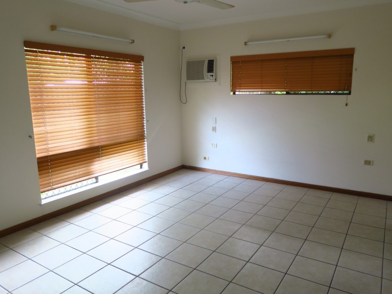 9 Fraser Close, Kanimbla QLD 4870