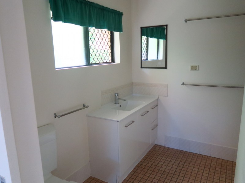 9 Fraser Close, Kanimbla QLD 4870