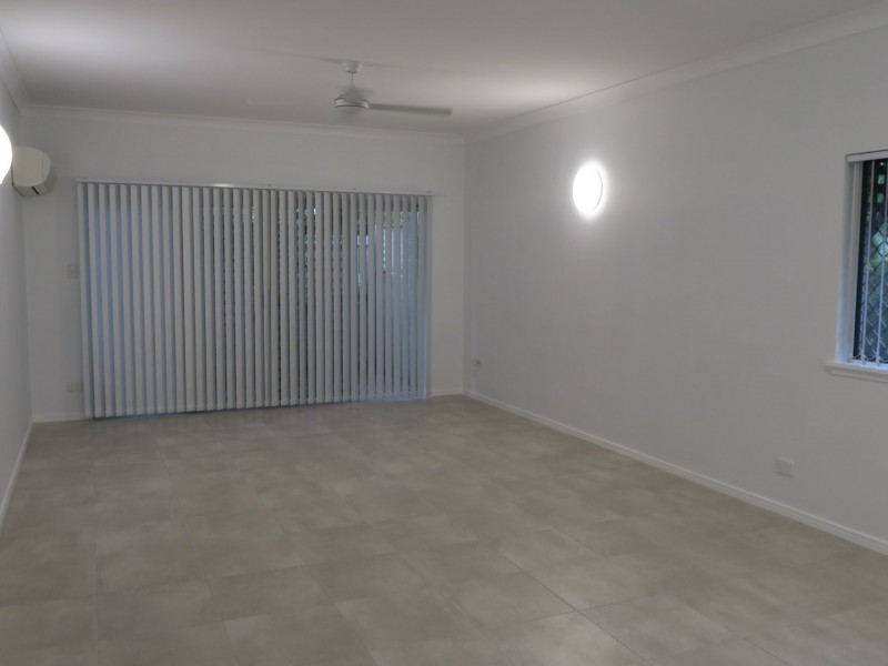 3/303 Lake Street, Cairns North QLD 4870