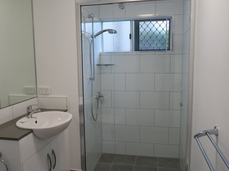 3/303 Lake Street, Cairns North QLD 4870