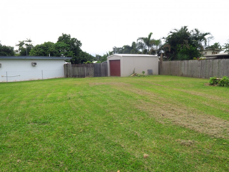 7 Smallwood Street, Mooroobool QLD 4870