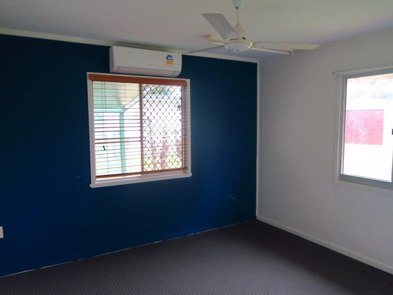 7 Smallwood Street, Mooroobool QLD 4870