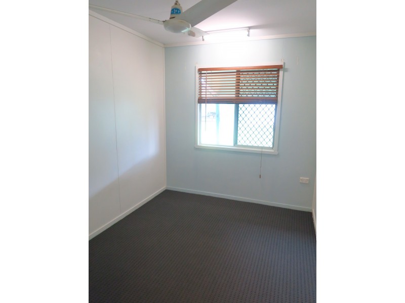 7 Smallwood Street, Mooroobool QLD 4870