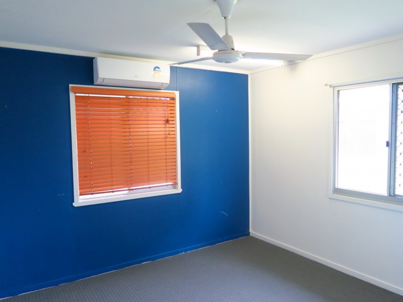 7 Smallwood Street, Mooroobool QLD 4870
