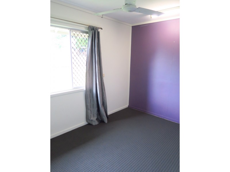 7 Smallwood Street, Mooroobool QLD 4870