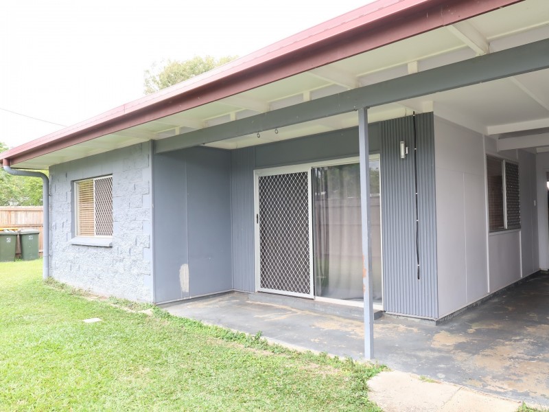 4A Leslie Street, Mooroobool QLD 4870