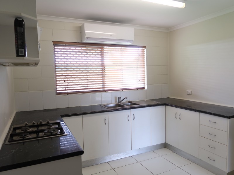 4A Leslie Street, Mooroobool QLD 4870