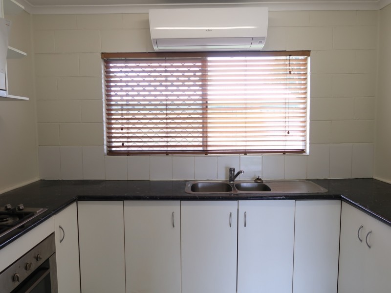 4A Leslie Street, Mooroobool QLD 4870