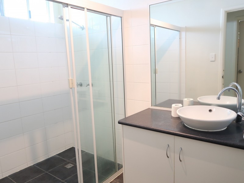 4A Leslie Street, Mooroobool QLD 4870