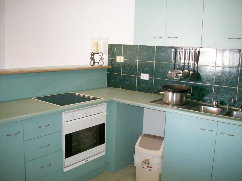 48/327 Lake Street, Cairns North QLD 4870