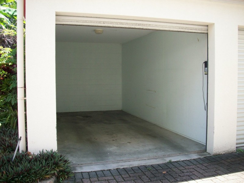 48/327 Lake Street, Cairns North QLD 4870