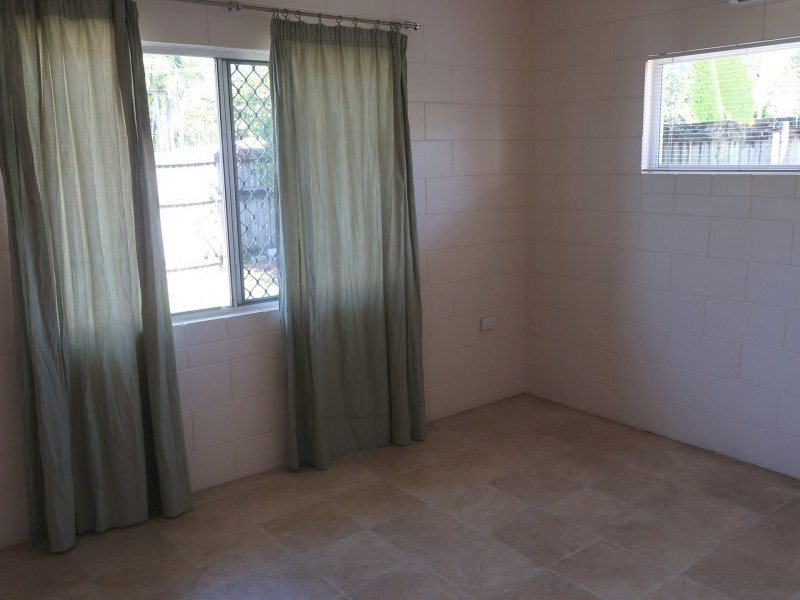 2/2-4 Brooks Street, Whitfield QLD 4870