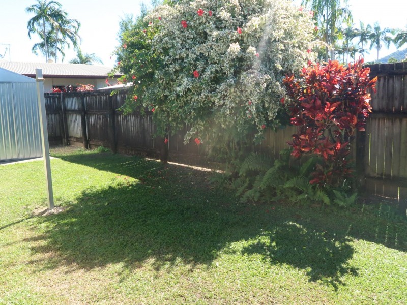 2/2-4 Brooks Street, Whitfield QLD 4870