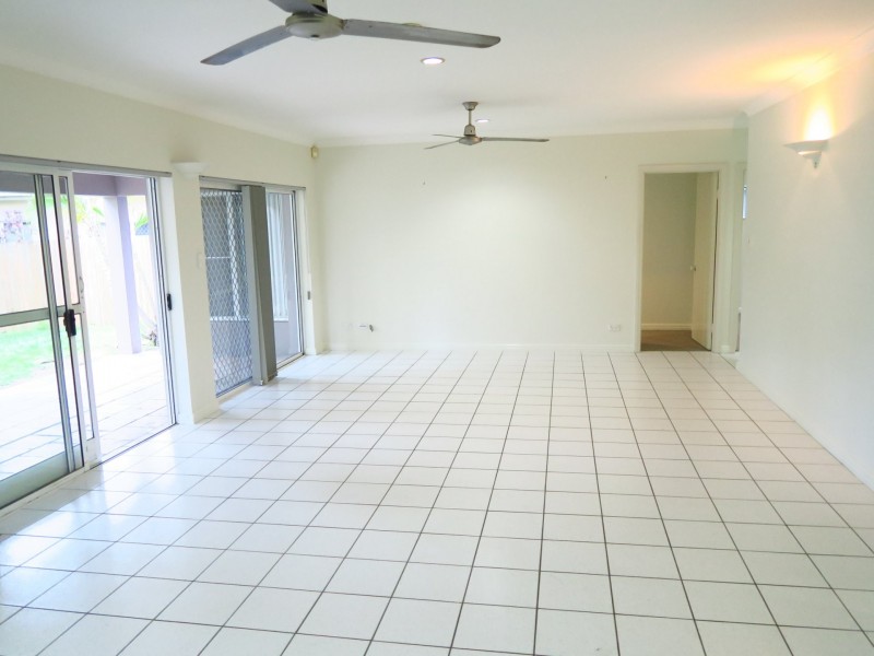 5 Molloy Close, Smithfield QLD 4878