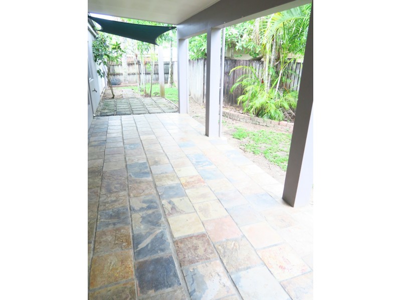 5 Molloy Close, Smithfield QLD 4878