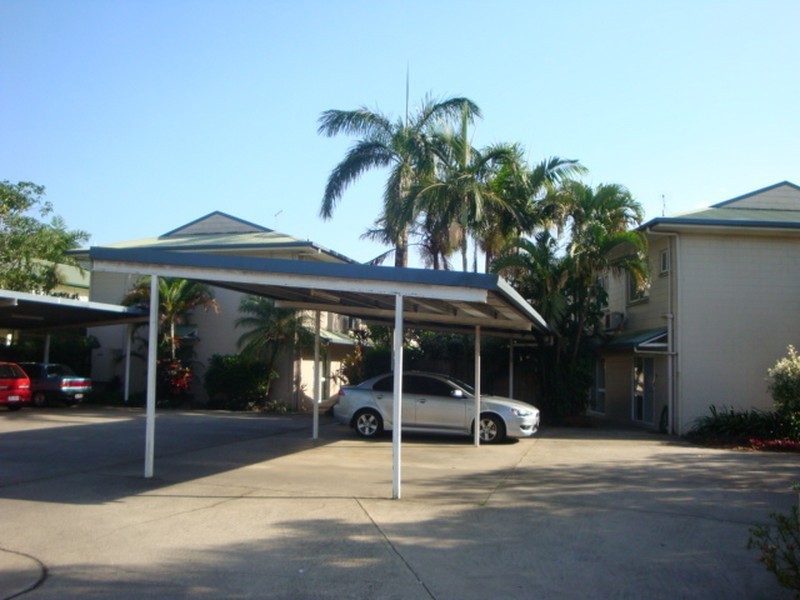 7/16 Robert Road, Bentley Park QLD 4869