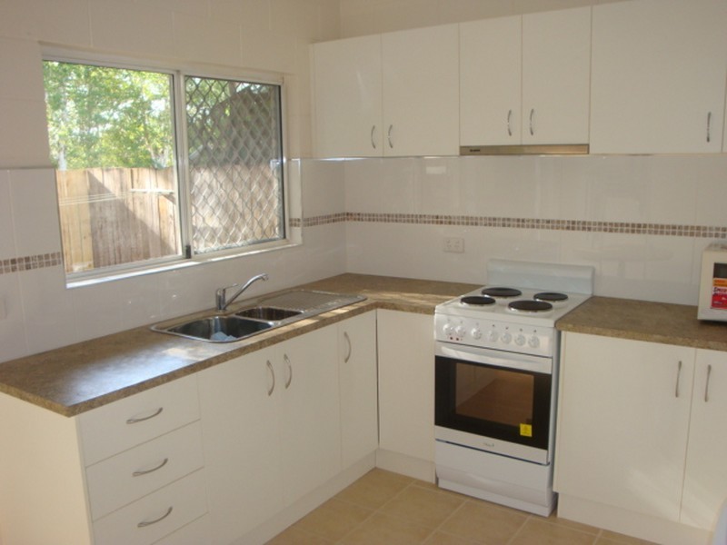 7/16 Robert Road, Bentley Park QLD 4869
