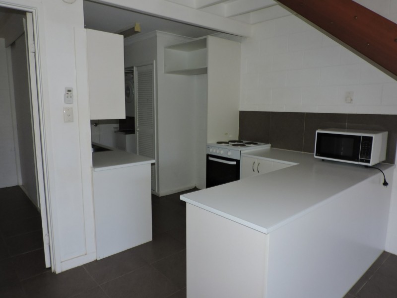 2/10 Maytown Close, Manoora QLD 4870