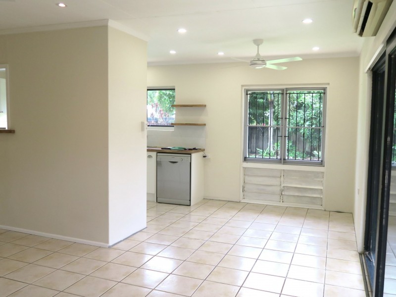 1 Byrnes Close, Whitfield QLD 4870