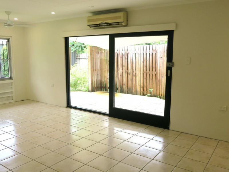 1 Byrnes Close, Whitfield QLD 4870