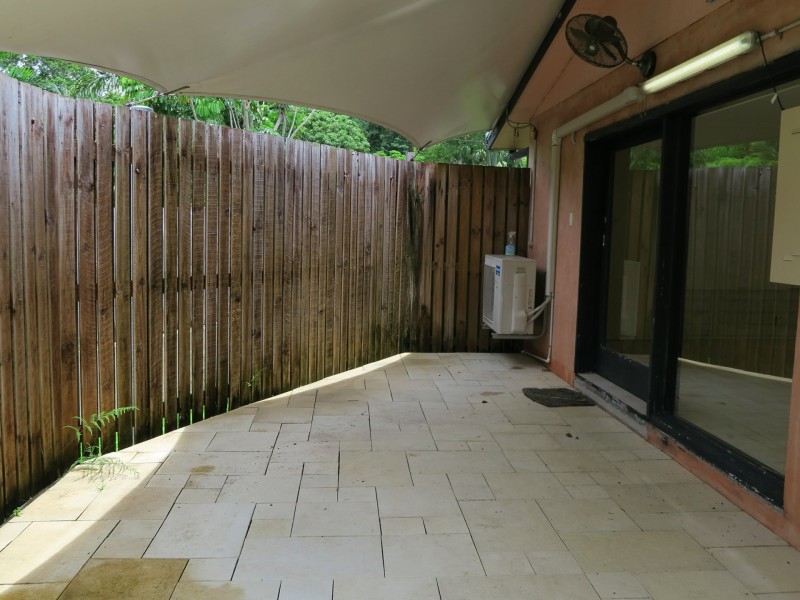 1 Byrnes Close, Whitfield QLD 4870