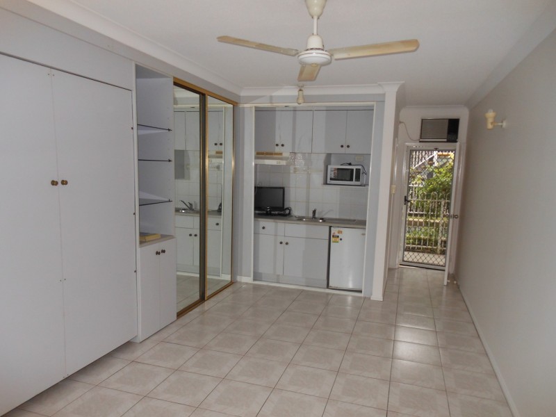 3/6 Springfield Crescent, Manoora QLD 4870