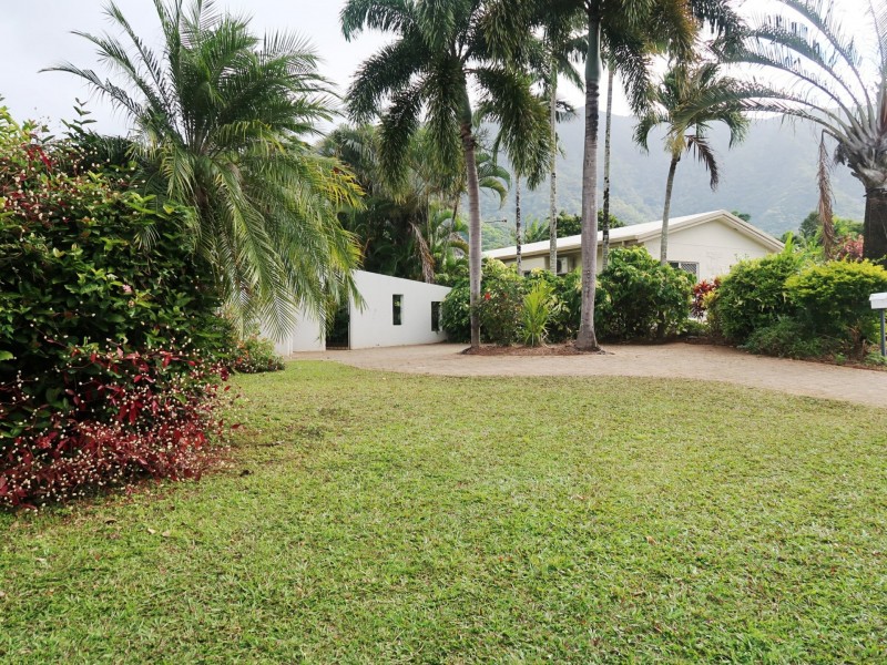 19 Jasmine Street, Redlynch QLD 4870