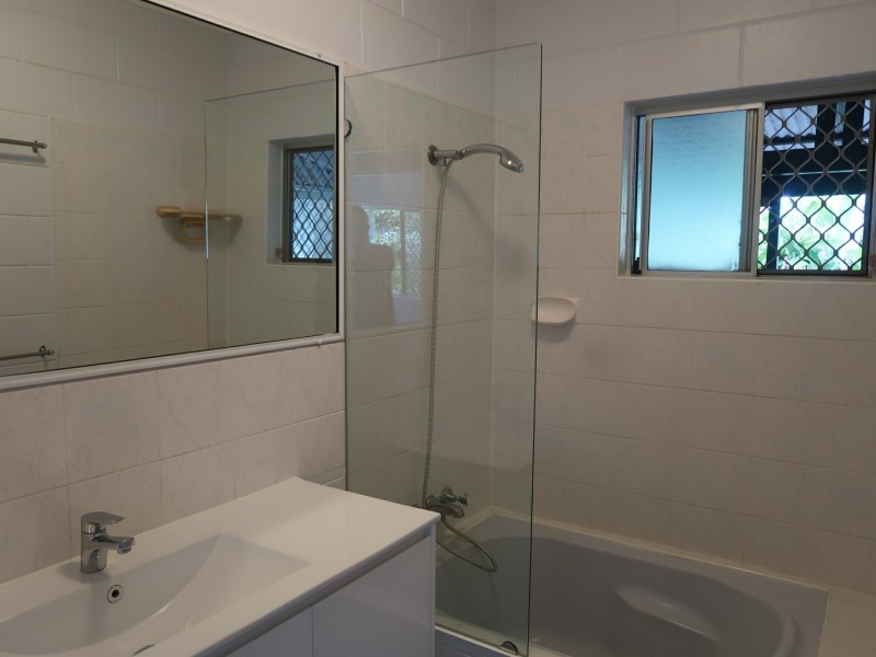 19 Jasmine Street, Redlynch QLD 4870