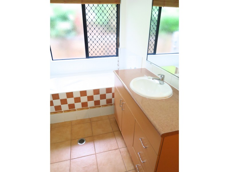 58 Fairley Street, Redlynch QLD 4870