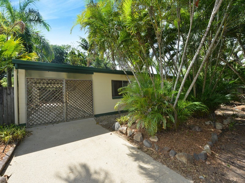 13 Warnambool Street, Trinity Park QLD 4879