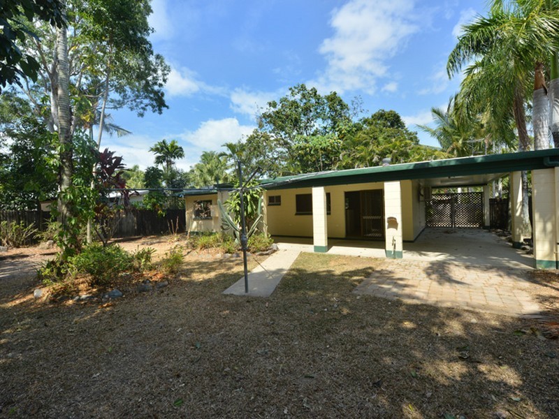 13 Warnambool Street, Trinity Park QLD 4879