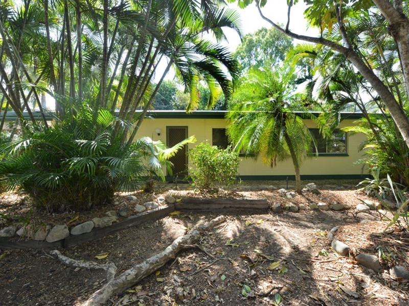 13 Warnambool Street, Trinity Park QLD 4879