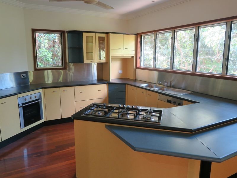 10 Barklya Close, Kamerunga QLD 4870