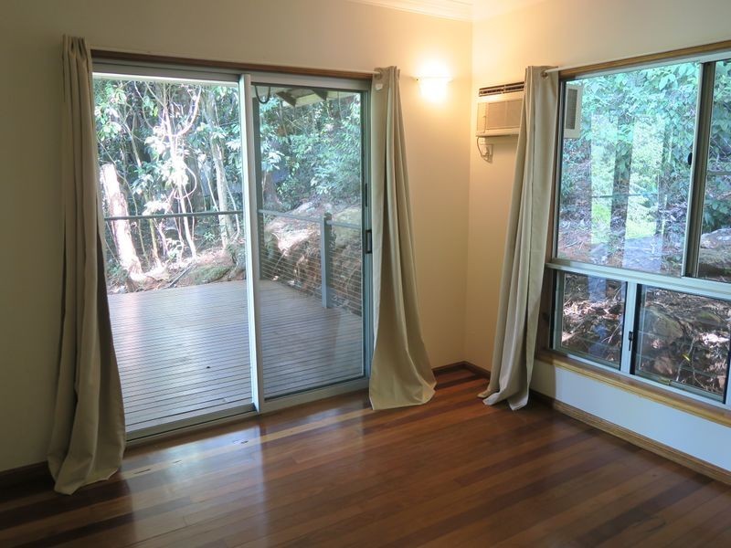 10 Barklya Close, Kamerunga QLD 4870