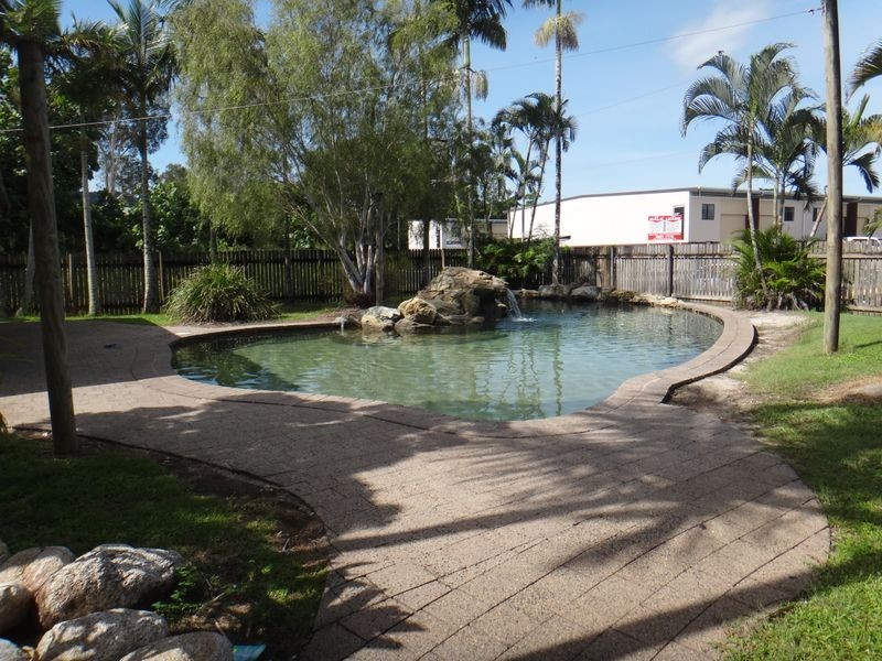 2/173 Mayers Street, Manoora QLD 4870