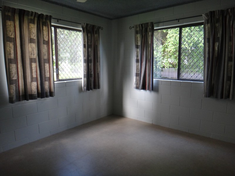 2/173 Mayers Street, Manoora QLD 4870