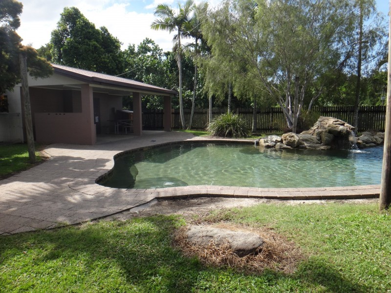 2/173 Mayers Street, Manoora QLD 4870