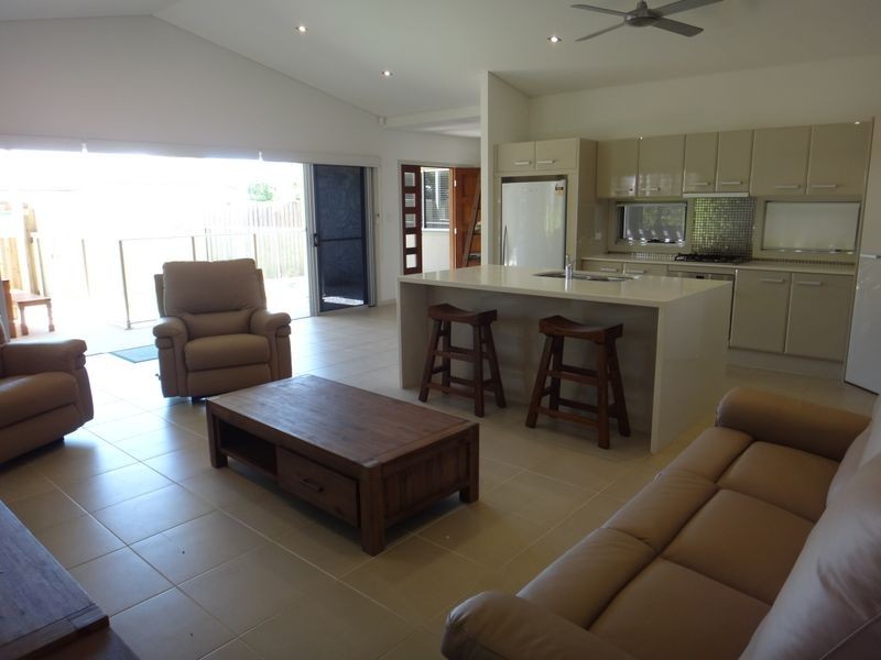 2/60 Harbour Drive, Trinity Park QLD 4879