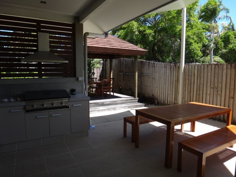2/60 Harbour Drive, Trinity Park QLD 4879