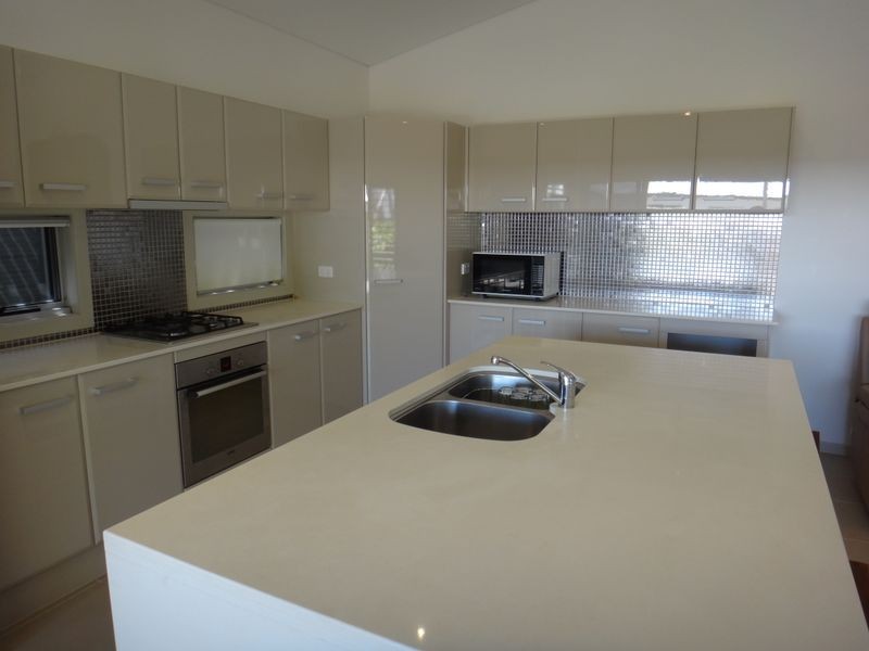 2/60 Harbour Drive, Trinity Park QLD 4879